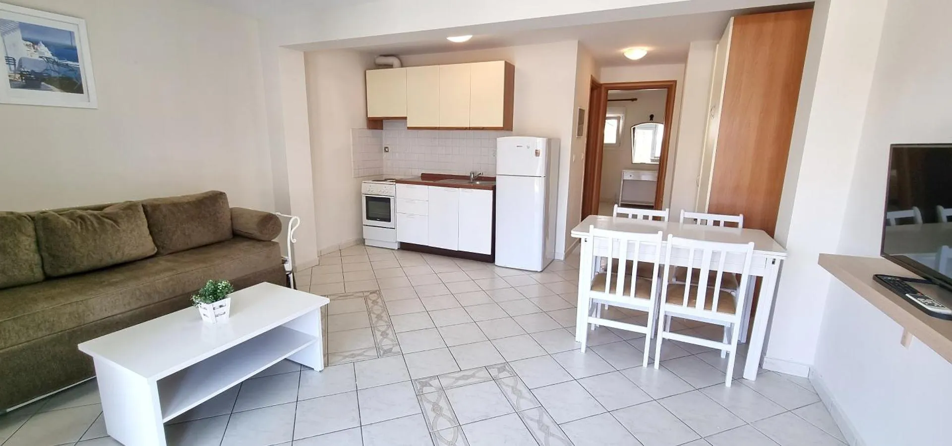 Апарт-отель Bungalow White Apartments Полихроно
