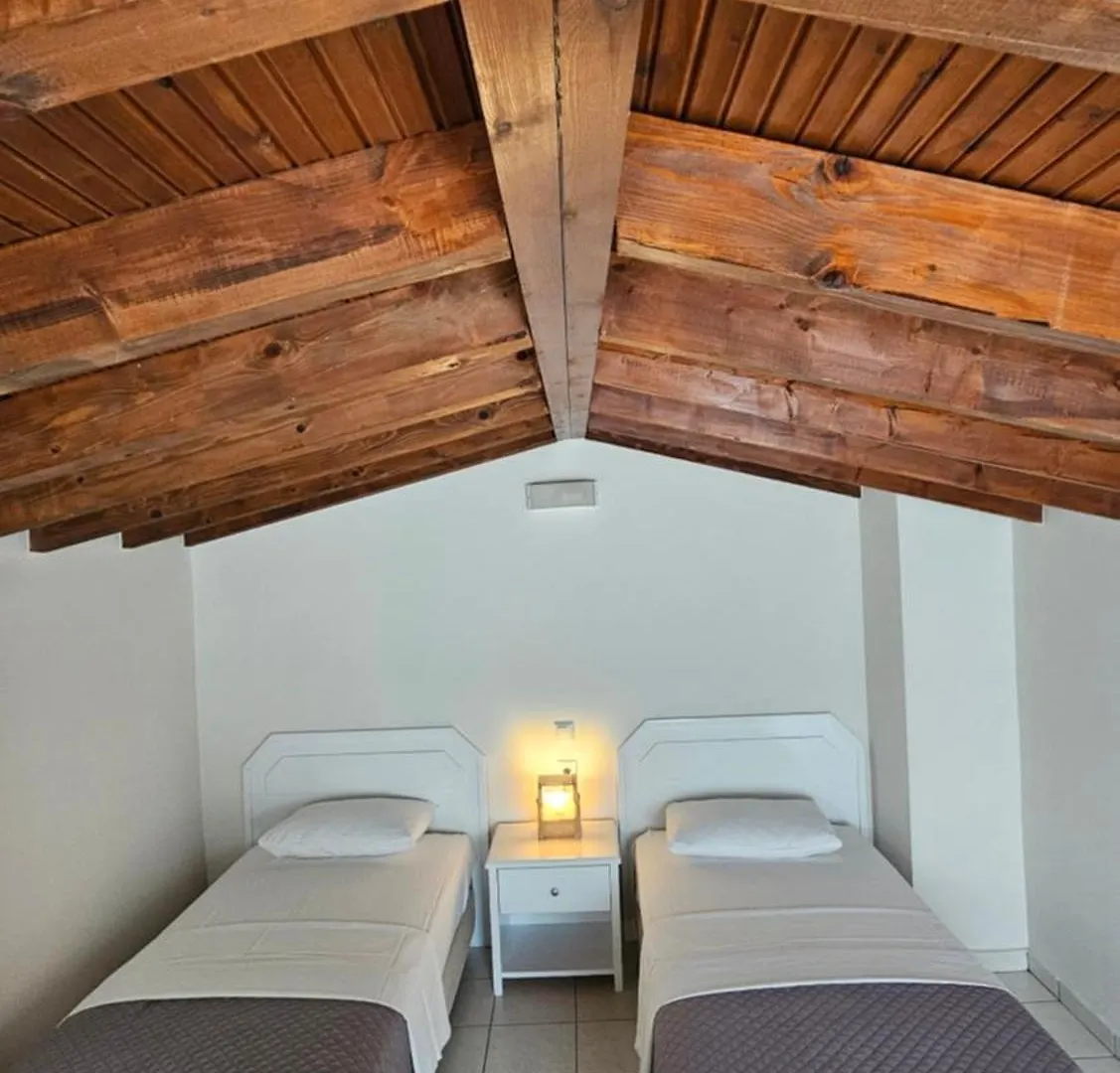 Bungalow White Apartments Полихроно 2*,  Греция