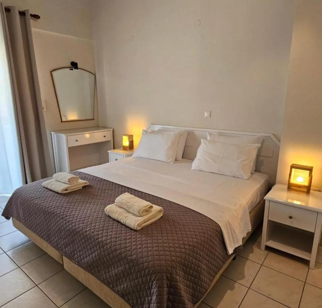 Bungalow White Apartments Полихроно