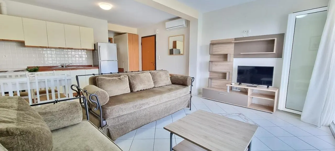 Bungalow White Apartments Polychrono