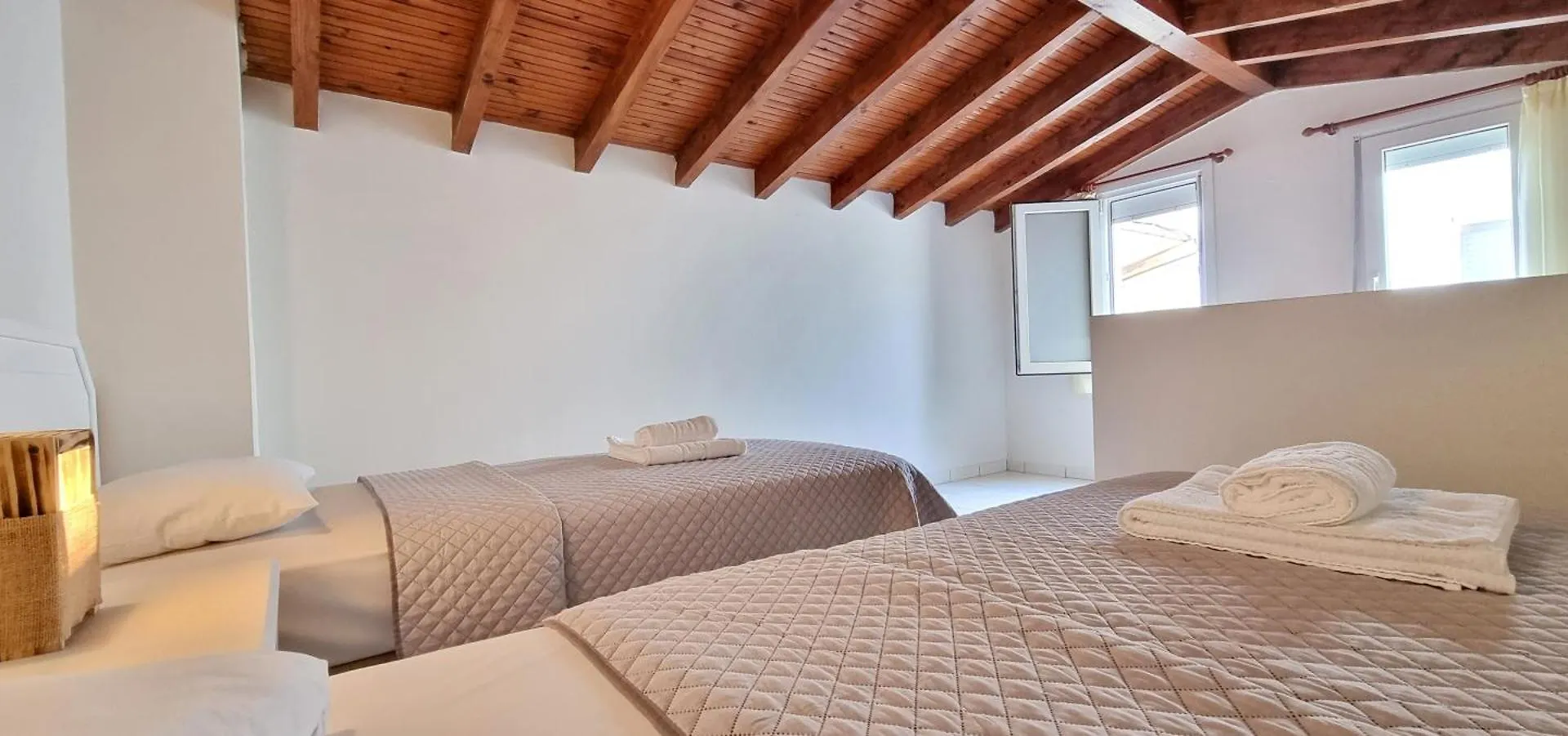 Aparthotel Bungalow White Apartments Polychrono