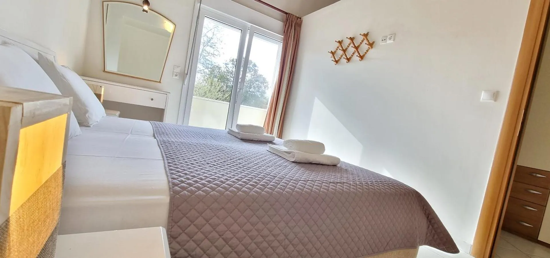 Bungalow White Apartments Polychrono Grecia