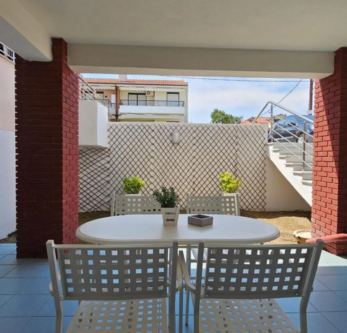 Aparthotel Bungalow White Apartments Polychrono
