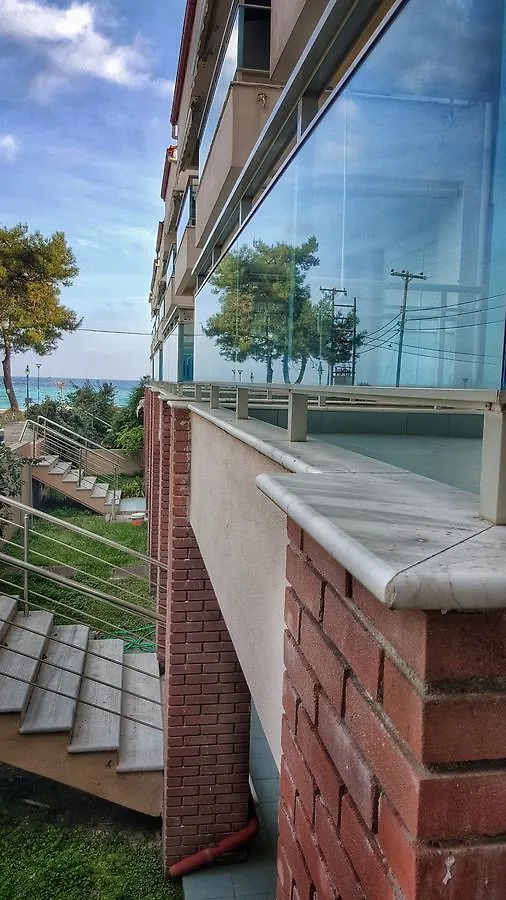 Bungalow White Apartments Polychrono 2*,